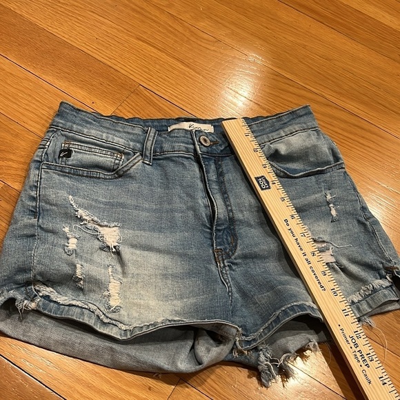Kancan distress jeans shorts size 9/28. - Picture 6 of 9